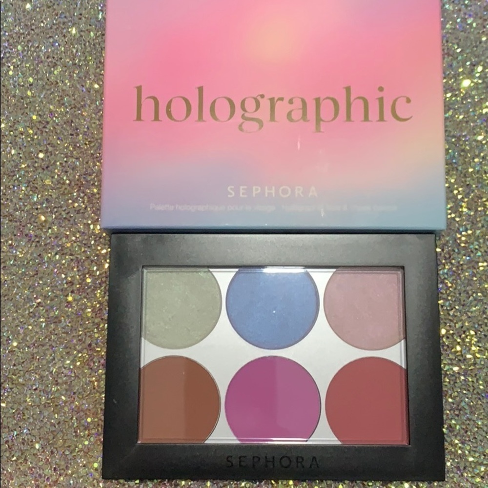 3/$24 BUNDLE DEAL 
SEPHORA holographic highlighter blush palette